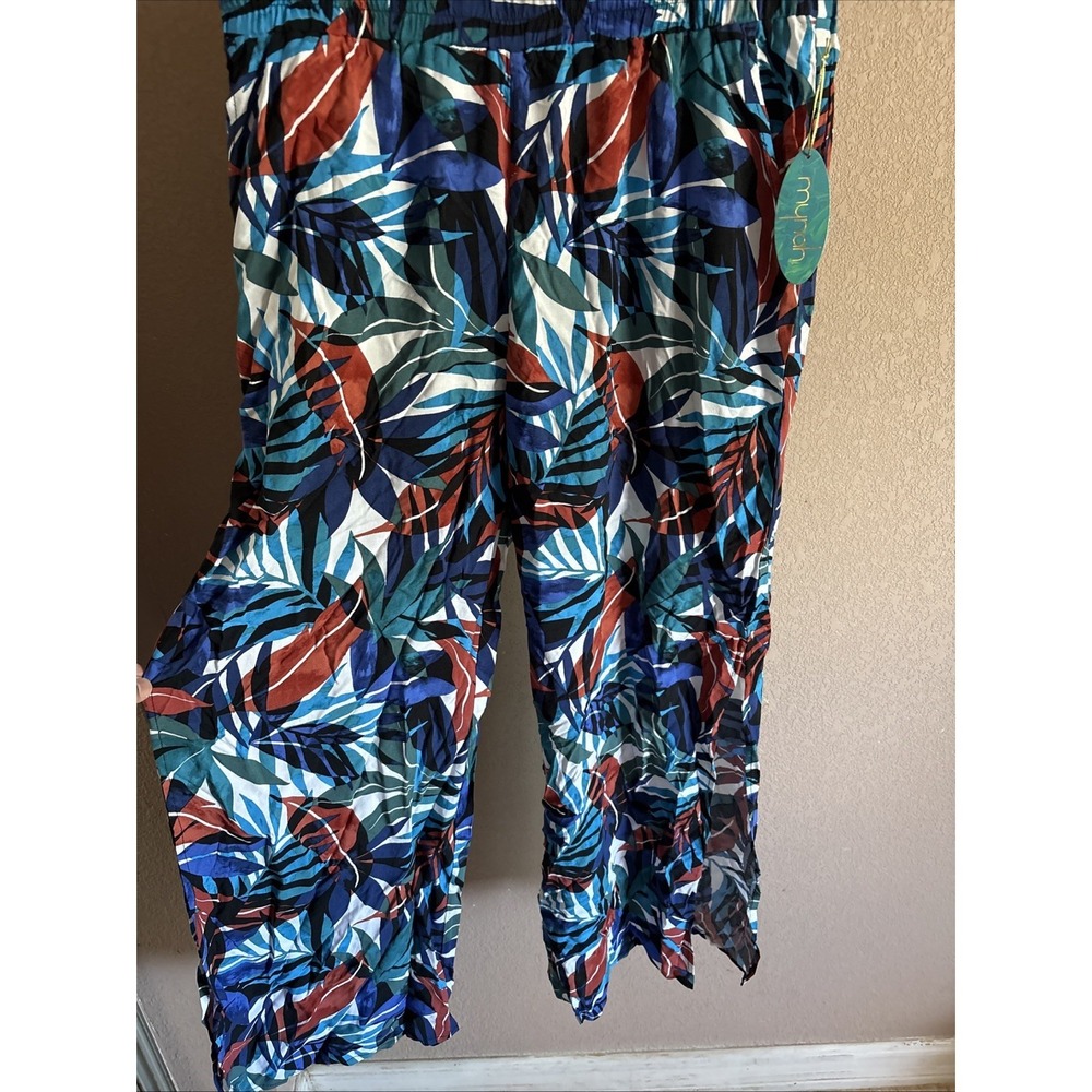 Mynah Pants Women's Sz. Large. Leg Sleeves Open Knees Below.